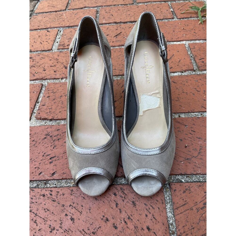Cole Haan Slingback Peep Toe Pumps Sz 5B Taupe Suede Metallic Trim Block Heel